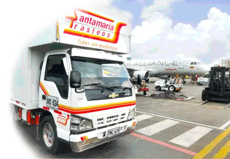camion de SantaMaria trasteos, empresa de mudanzas y trasteos a nivel nacional e internacional